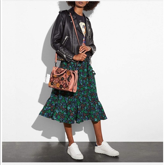 Coach Rogue 25 with Tea Rose Melon/Black Copper - Picture 3 of 8